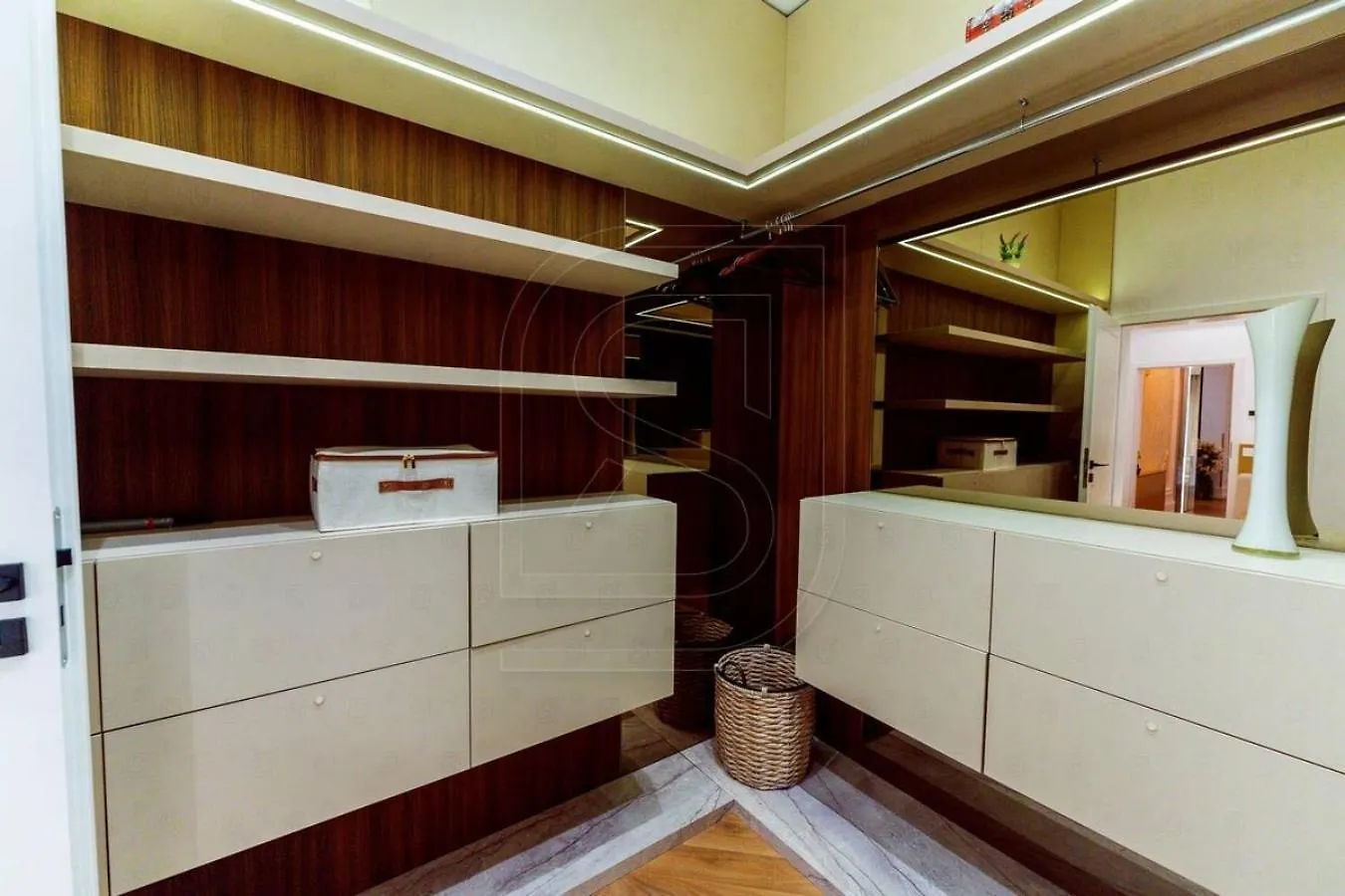 Supernova By Kristal Collection Apartment Bucharest